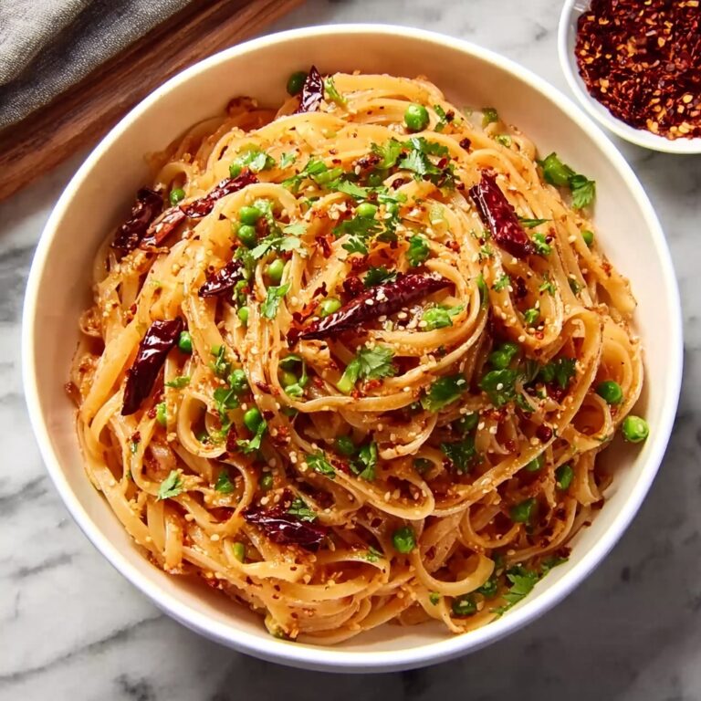 Spicy Garlic Chili Noodles: A Quick Flavor Explosion! Recipe
