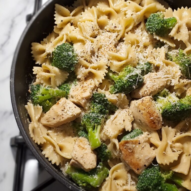 Cheesy Garlic Chicken and Broccoli Pasta Recipe